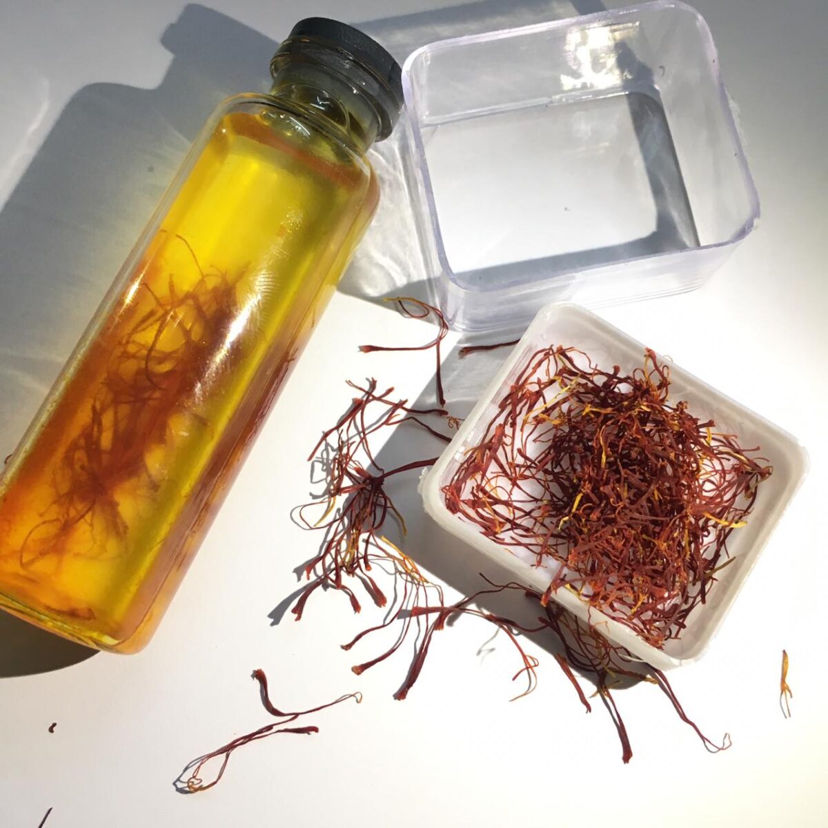 saffron oil
